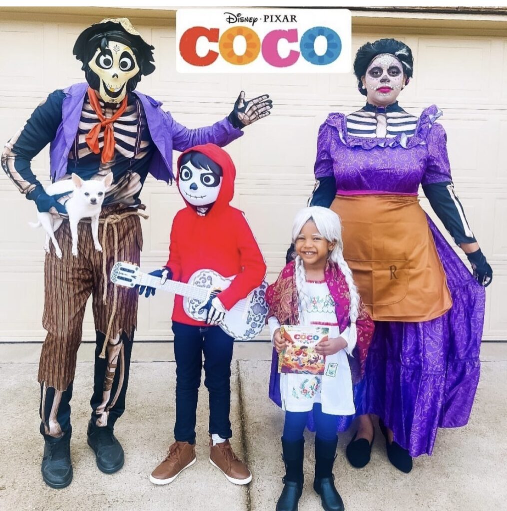 FAMILY COSTUME IDEAS