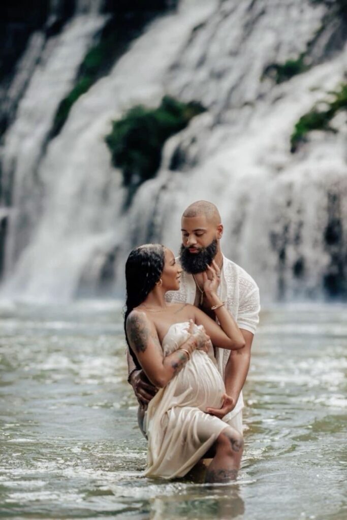 BLACK COUPLE MATERNITY SHOOT